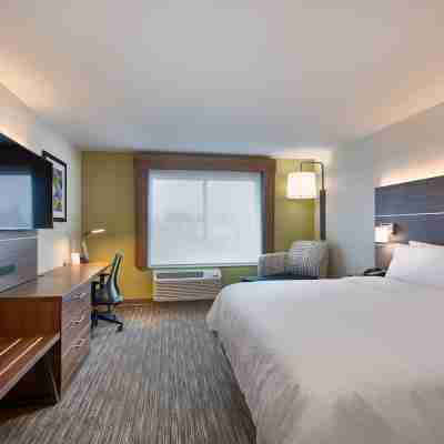 Holiday Inn Express & Suites Salem North - Keizer Rooms