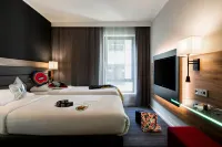Moxy Glasgow Sec