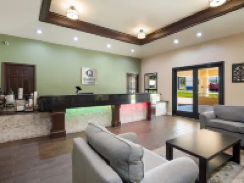 Quality Inn & Suites Lufkin Hotels in Lufkin