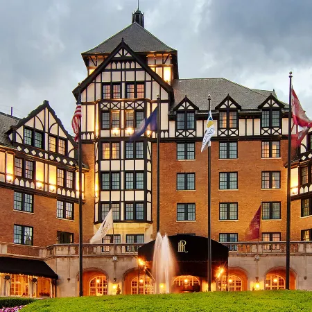 The Hotel Roanoke & Conference Center, Curio Collection by Hilton