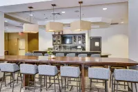 Hilton Garden Inn Phoenix Airport North - Pet-friendly