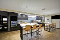 Home2 Suites by Hilton Maumee Toledo - parking