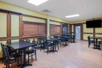 Travelodge by Wyndham Fort St John - breakfast