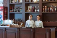 Garden Hotel & Spa - bar