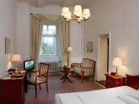 Hotel Und Restaurant Burg Schnellenberg Hotels in Lennestadt