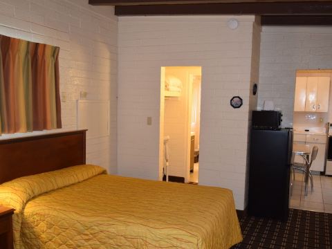 Stanlunds Inn and Suites