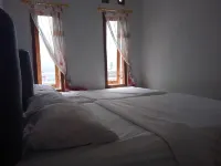 Yeski Homestay at Desa Wisata Bromo Mitra RedDoorz Hotels near Mt Bromo