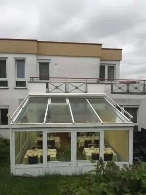Airport Hotel Stetten - parking