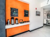 The Moment Hotel Отели рядом с достопримечательностью «Бульвар Робертсон»