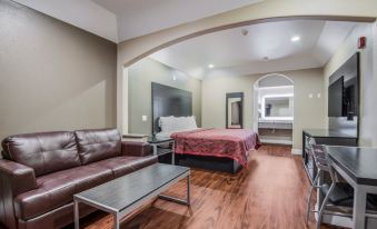 Scottish Inn & Suites - IAH Airport