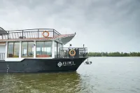 Flow by the Amber Collection - Luxury River Cruises in Sri Lanka Hôtels à proximité de : Sarvodaya Institute of Higher Learning