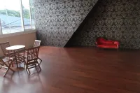 Diponegoro House Sidorejo 호텔