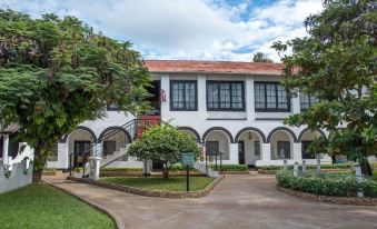 Sunbird Livingstonia Beach Hotel - Housity