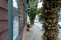 Melville House Newport