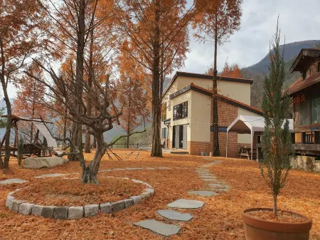 Yeongwol Sweet House Отели рядом с достопримечательностью «Byeolmaro Observatory»