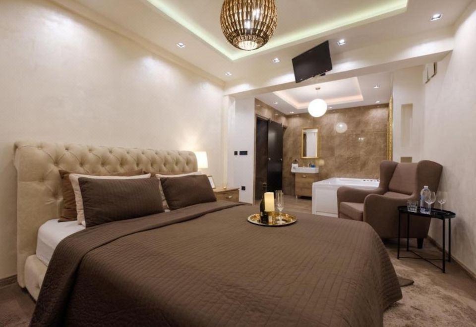 Central Business Apartments Jacuzzi - Housity
