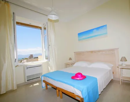 Brezza Marina Luxury Rooms Отели рядом с достопримечательностью «Cagliari International Container Terminal CICT»