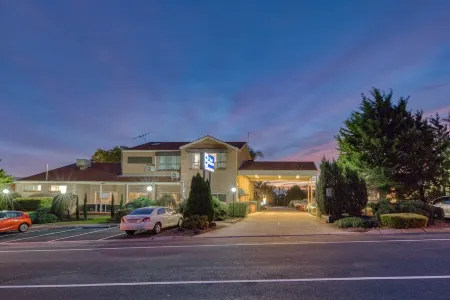 Best Western Airport Motel and Convention Centre