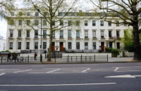 St James House Serviced Apartments by Concept Apartments ロイヤル・クレセント・ガーデンズ周辺のホテル