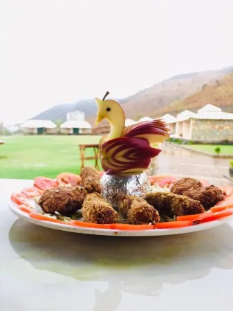 卡維仕假日山丘度假村