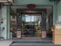 RedDoorz @ Downtown Tacloban Hotels near Daniel Z. Romualdez Airport