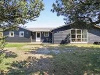 "Allydia" - 400m from the Sea CampWest附近的飯店