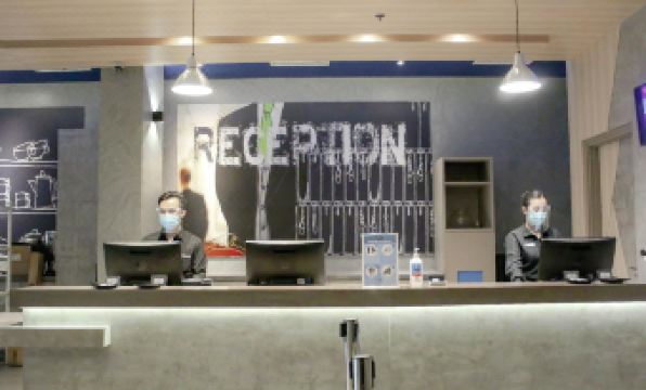 MD 7 Hotel Cirebon - Housity