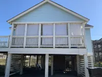 Calico Jack's Galley 2 Bedroom Cottage by RedAwning Hotel di Kitty Hawk