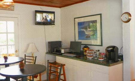 Island Breeze Inn - Venice - Housity