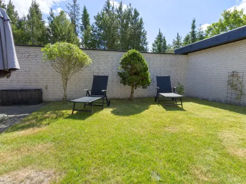 "Enya" - 600m from the Sea