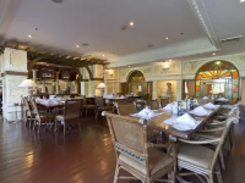 วอเทอร์ฟรอนท์ เซบูซิตี้ โฮเทลแอนด์คาสิโน โรงแรมในเซบู