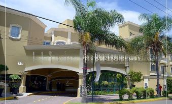 Plaza Camelinas Hotel