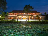 Maison du VietNam Resort & Spa โรงแรมใกล้หาดฮัมนินห์