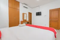 RedDoorz Near Exit Toll Moh. Toha