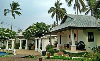 Golden Pine Beach Resort