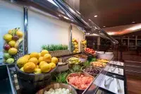 DoubleTree by Hilton Cairns - breakfast