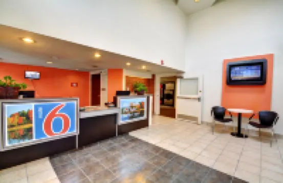 Motel 6 Newport, RI