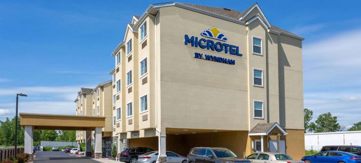 Microtel Inn & Suites by Wyndham Niagara Falls Hotels in Niagara County