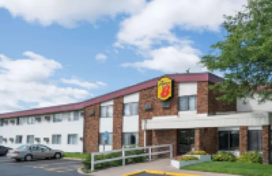 Super 8 by Wyndham Brooklyn Center/Mpls
