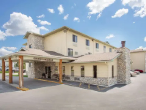 Super 8 by Wyndham Billings Hotels in Billings