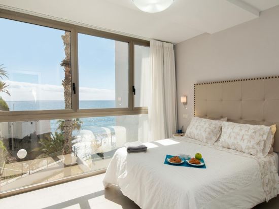 Beachfront Apartment Playa del Aguila