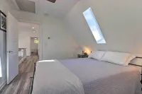 Panoramic Mtn Views and Hot Tub! Secluded Marion Gem
