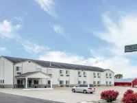 Super 8 by Wyndham Sweet Springs Hotel a 