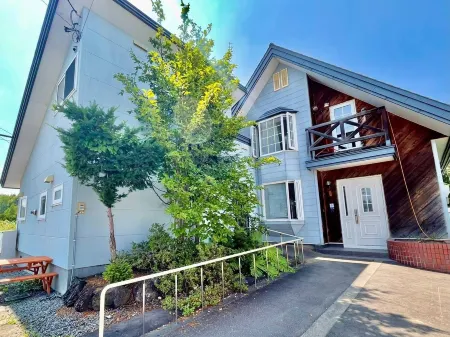 Biei Snow House Отели рядом с достопримечательностью «Seven Stars Tree»