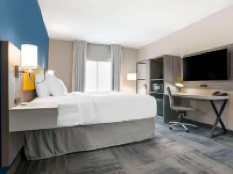 Comfort Inn & Suites Destin Near Henderson Beach Hotels in Destin