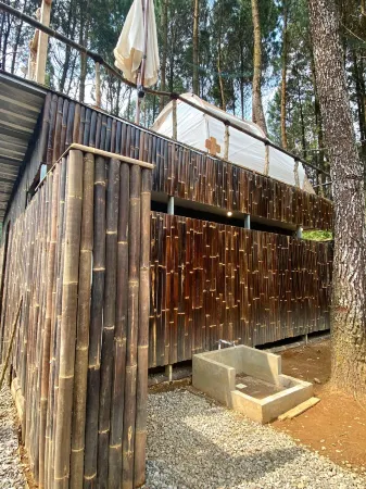 SoraCai Riverside Campsite Отели в г. Pangalengan