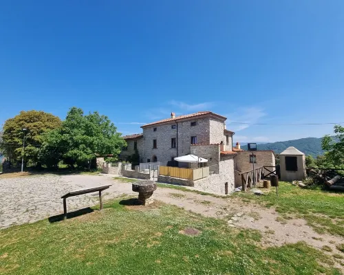 The Domo farmhouse and its ancient charm モンスンマーノ・テルメのホテル