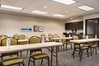 Country Inn & Suites by Radisson, St. Cloud East, MN - Parkering