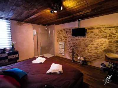 La Grange des Frangines Hotels in Domsure