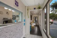 Knights Inn Burlington, on Hotels in Burlington